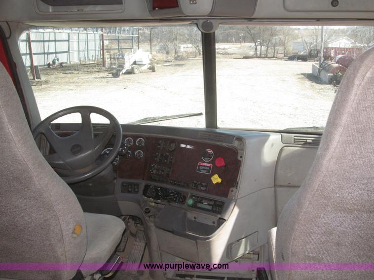 image for item F7260 2001 Freightliner Century Class ST120 semi truck