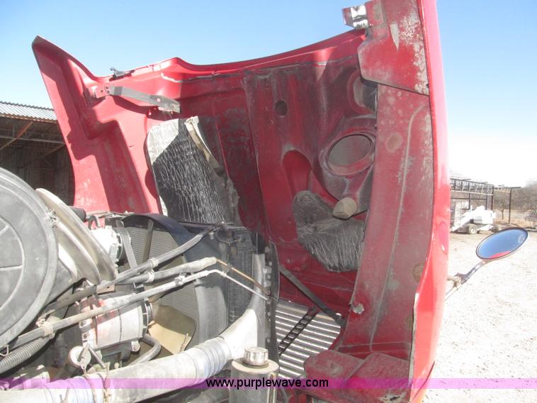 image for item F7260 2001 Freightliner Century Class ST120 semi truck