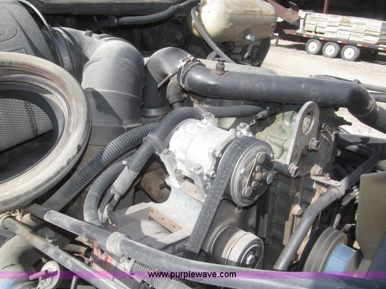 image for item F7260 2001 Freightliner Century Class ST120 semi truck