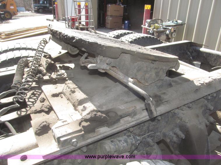 image for item F7260 2001 Freightliner Century Class ST120 semi truck