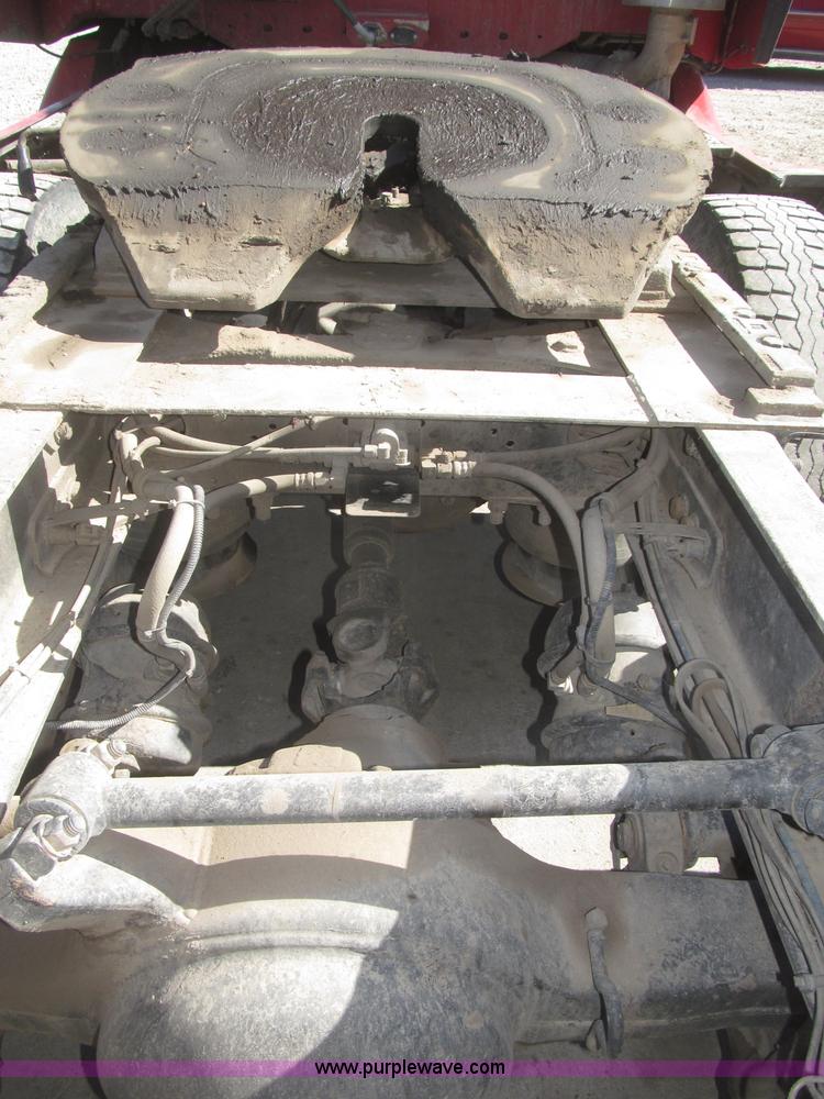 image for item F7260 2001 Freightliner Century Class ST120 semi truck