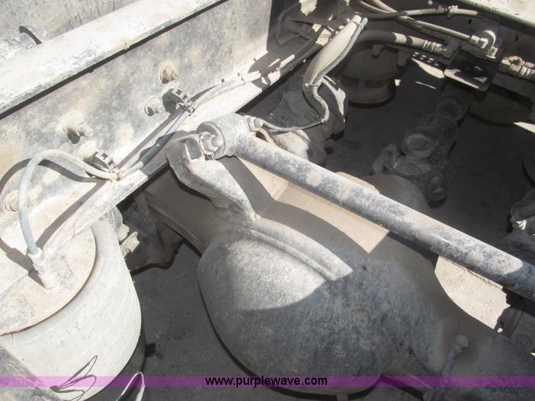 image for item F7260 2001 Freightliner Century Class ST120 semi truck