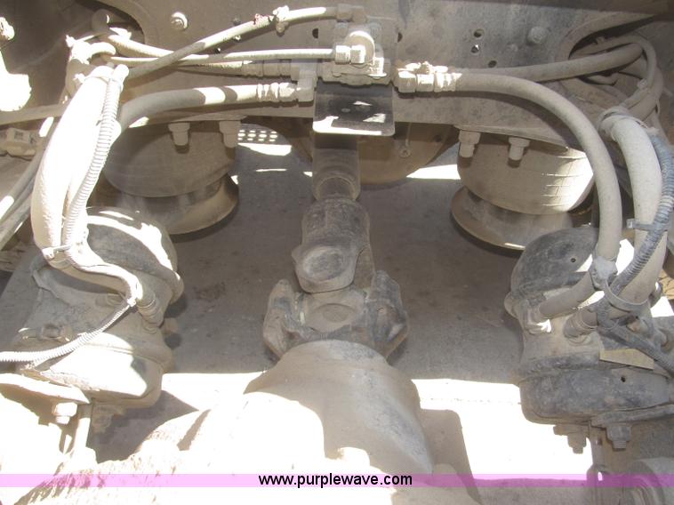 image for item F7260 2001 Freightliner Century Class ST120 semi truck