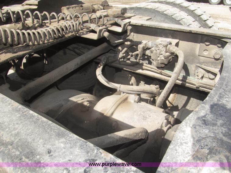 image for item F7260 2001 Freightliner Century Class ST120 semi truck