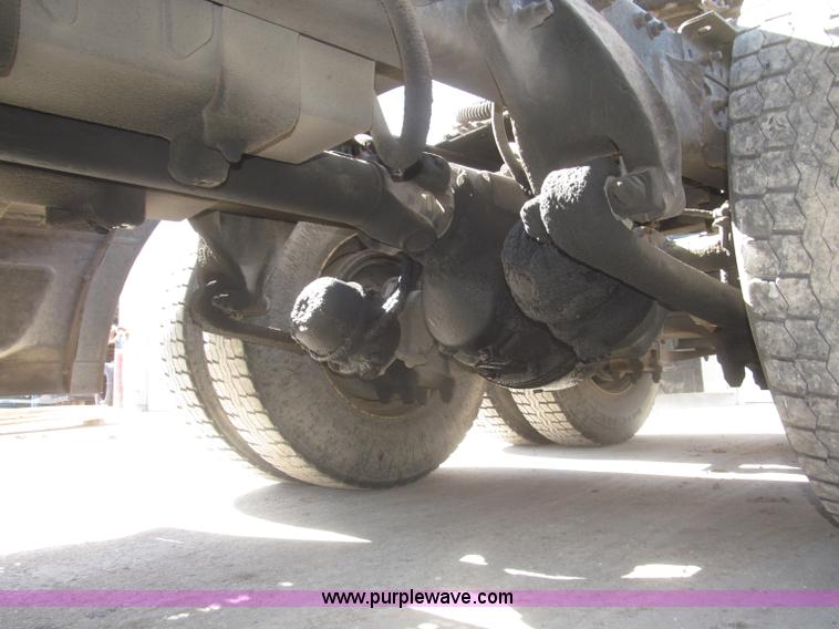 image for item F7260 2001 Freightliner Century Class ST120 semi truck