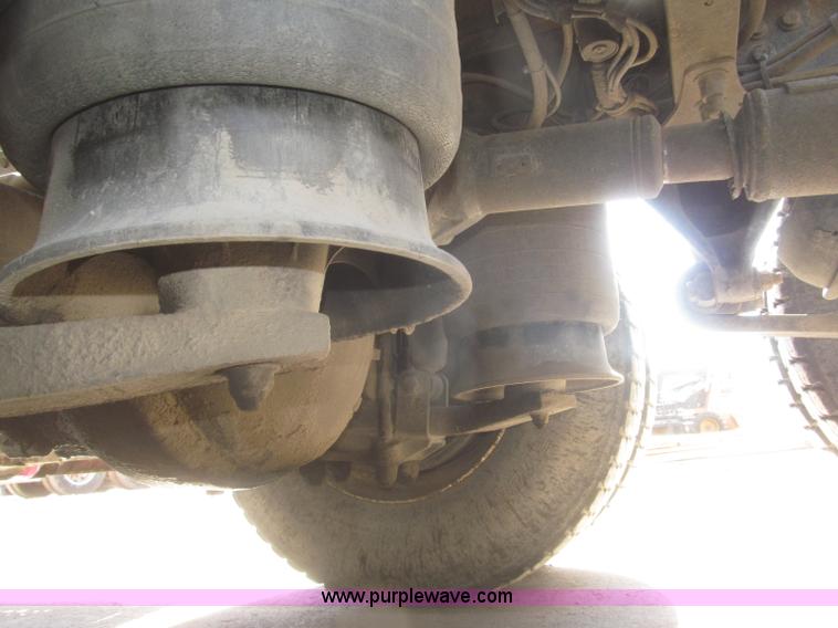 image for item F7260 2001 Freightliner Century Class ST120 semi truck