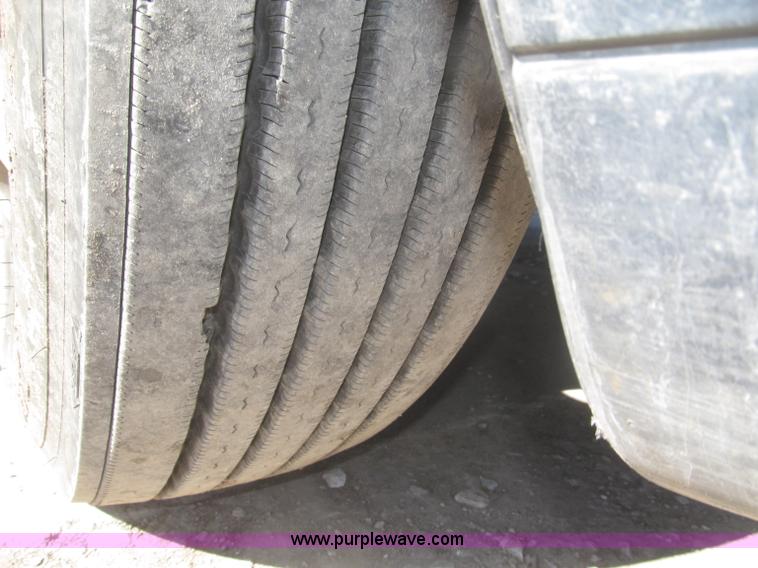 image for item F7260 2001 Freightliner Century Class ST120 semi truck