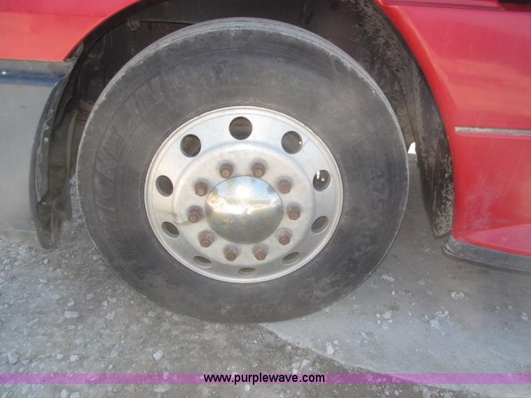 image for item F7260 2001 Freightliner Century Class ST120 semi truck