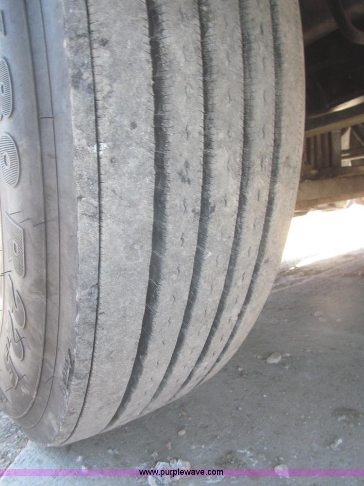 image for item F7260 2001 Freightliner Century Class ST120 semi truck