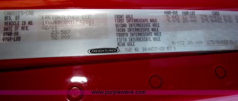 image for item F7260 2001 Freightliner Century Class ST120 semi truck