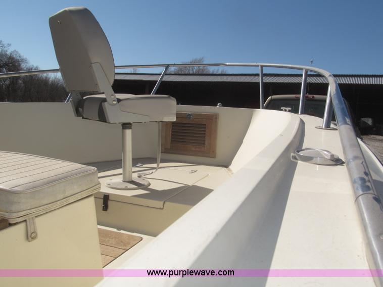 image for item F7261 1981 Hydrasports Runabout boat