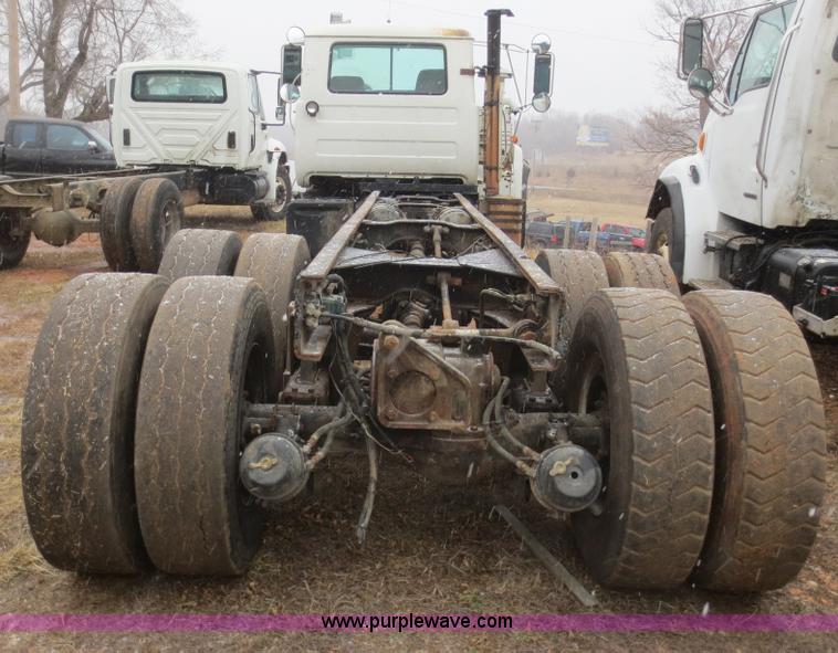 image for item F8174 1995 Mack DM688S truck cab and chassis