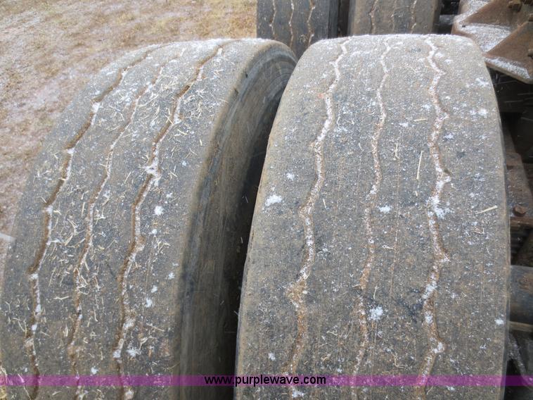 image for item F8174 1995 Mack DM688S truck cab and chassis