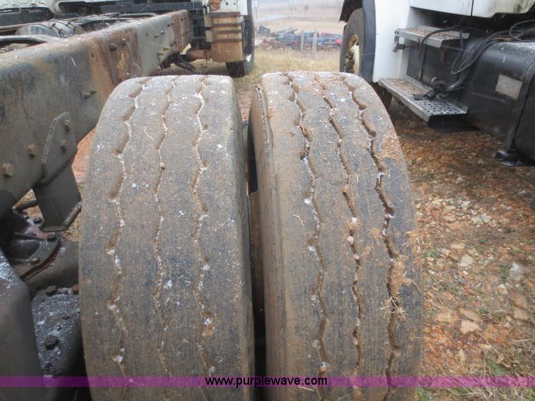 image for item F8174 1995 Mack DM688S truck cab and chassis