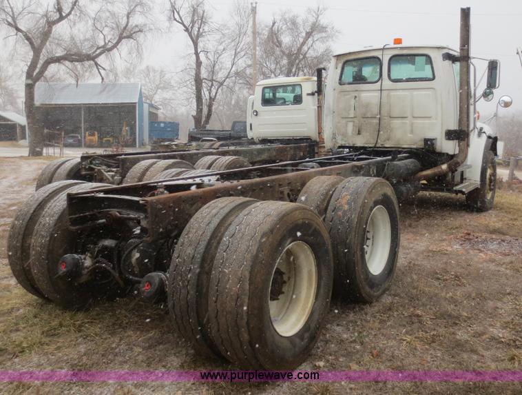 image for item F8175 2002 Sterling M8500 Acerterra semi truck