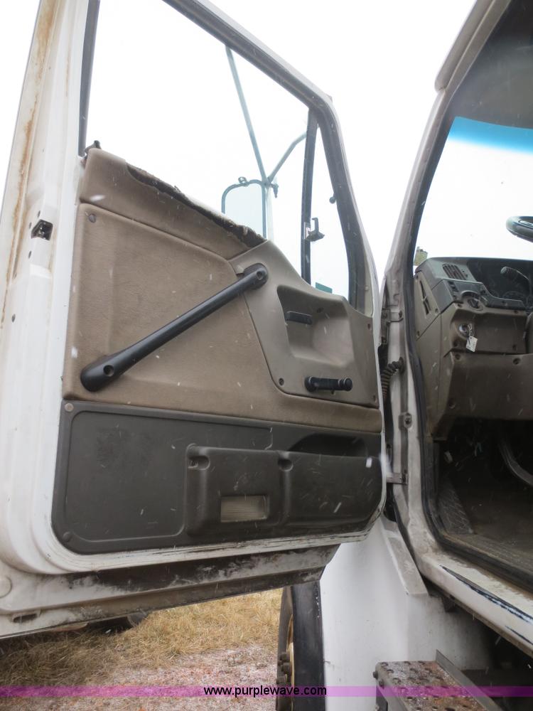 image for item F8175 2002 Sterling M8500 Acerterra semi truck