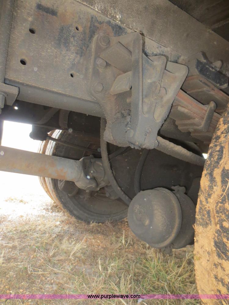 image for item F8176 1994 International 4900 box truck