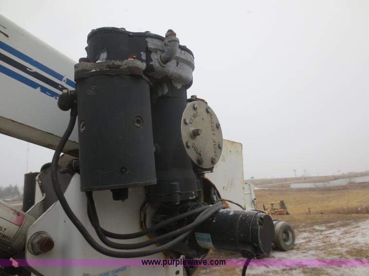 image for item F8176 1994 International 4900 box truck