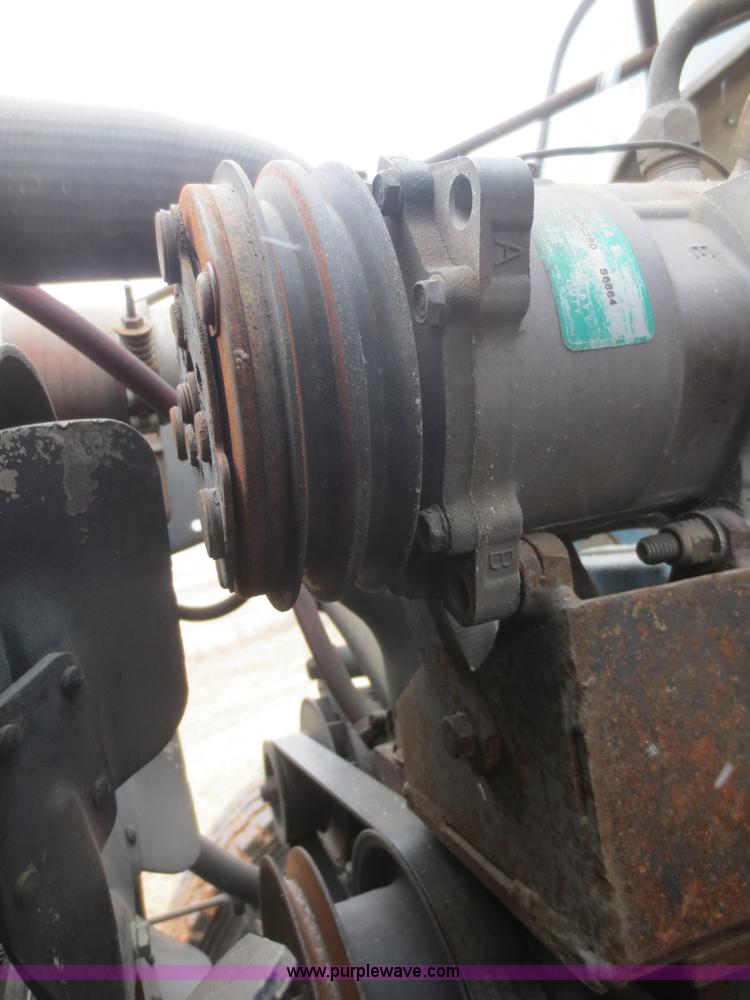 image for item F8176 1994 International 4900 box truck