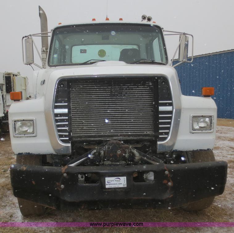 image for item F8177 1996 Ford LNT9000 truck cab and chassis