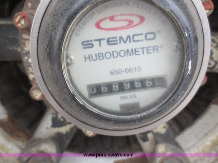 image for item F8177 1996 Ford LNT9000 truck cab and chassis