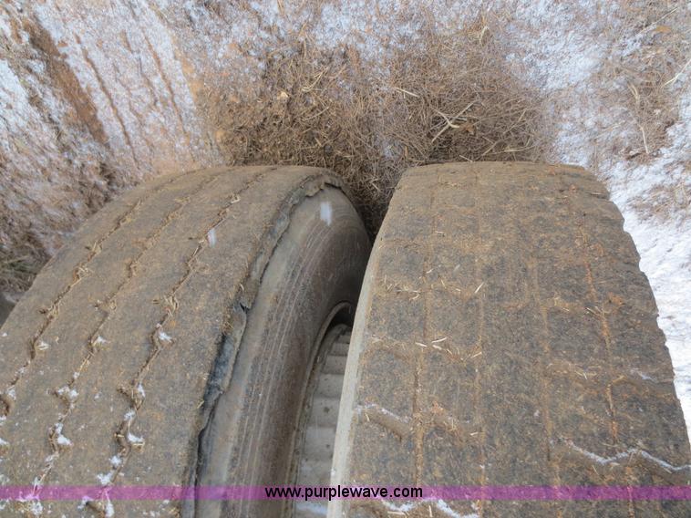 image for item F8177 1996 Ford LNT9000 truck cab and chassis