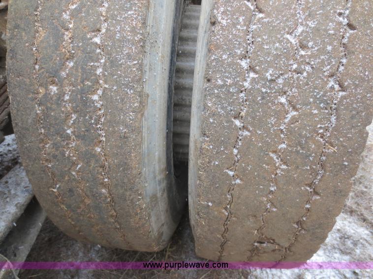 image for item F8177 1996 Ford LNT9000 truck cab and chassis