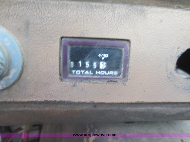 image for item F8177 1996 Ford LNT9000 truck cab and chassis