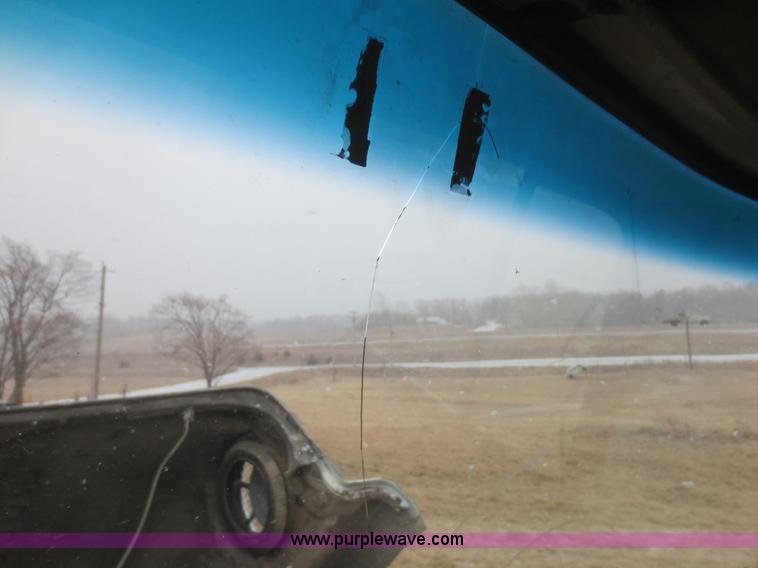 image for item F8177 1996 Ford LNT9000 truck cab and chassis