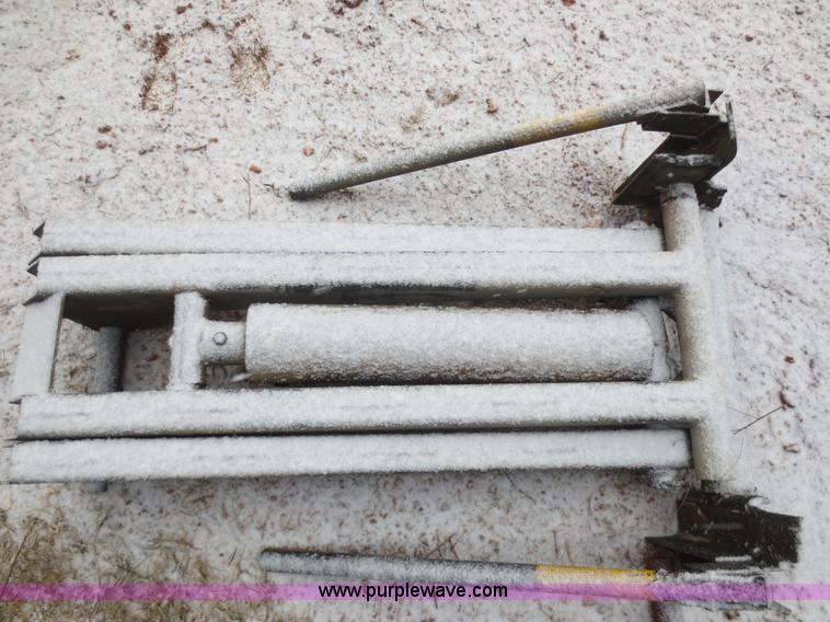 image for item F8178 Rugby LR-28A truck mounted lift