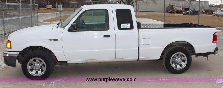 image for item H1363 2004 Ford Ranger XLT SuperCab pickup truck