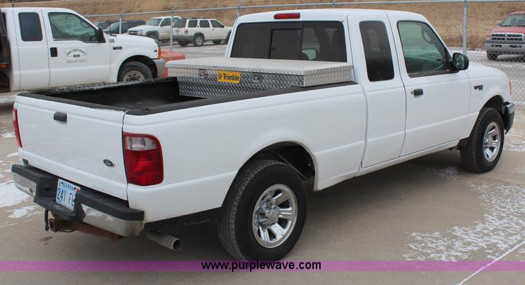 image for item H1363 2004 Ford Ranger XLT SuperCab pickup truck