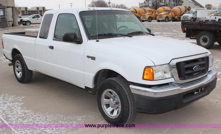 image for item H1363 2004 Ford Ranger XLT SuperCab pickup truck
