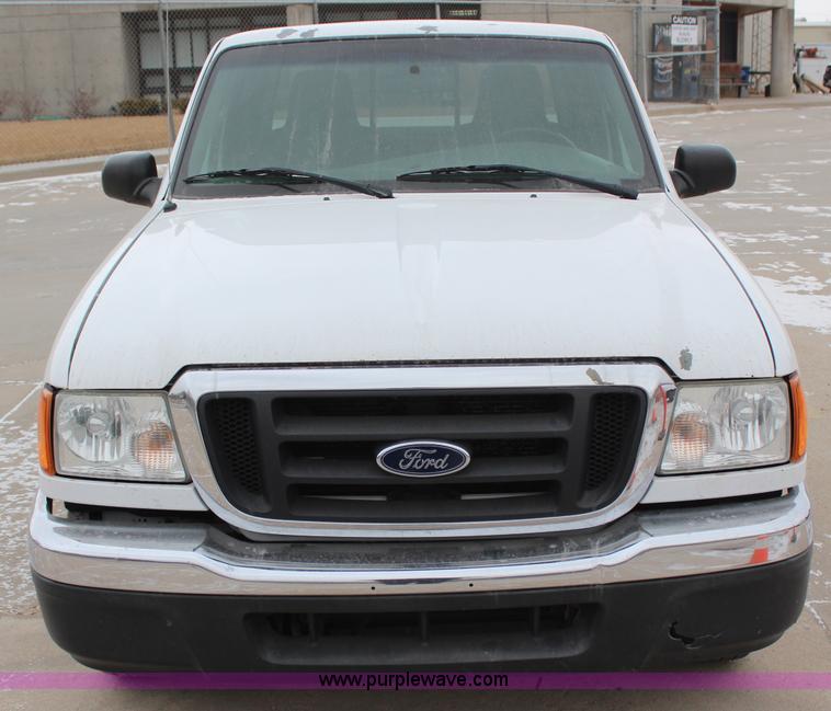 image for item H1363 2004 Ford Ranger XLT SuperCab pickup truck