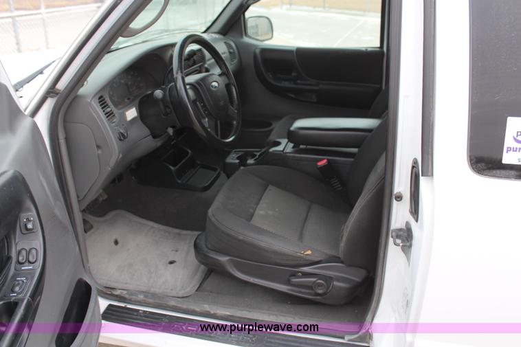 image for item H1363 2004 Ford Ranger XLT SuperCab pickup truck