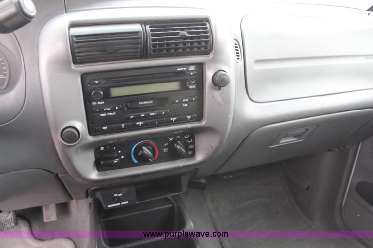 image for item H1363 2004 Ford Ranger XLT SuperCab pickup truck