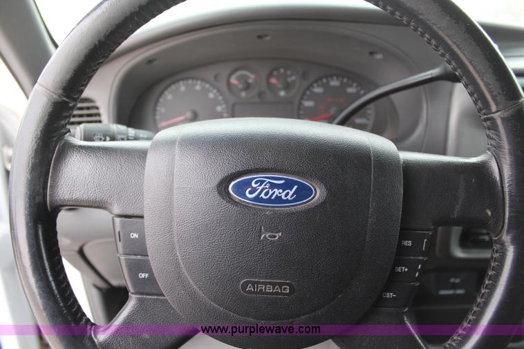 image for item H1363 2004 Ford Ranger XLT SuperCab pickup truck