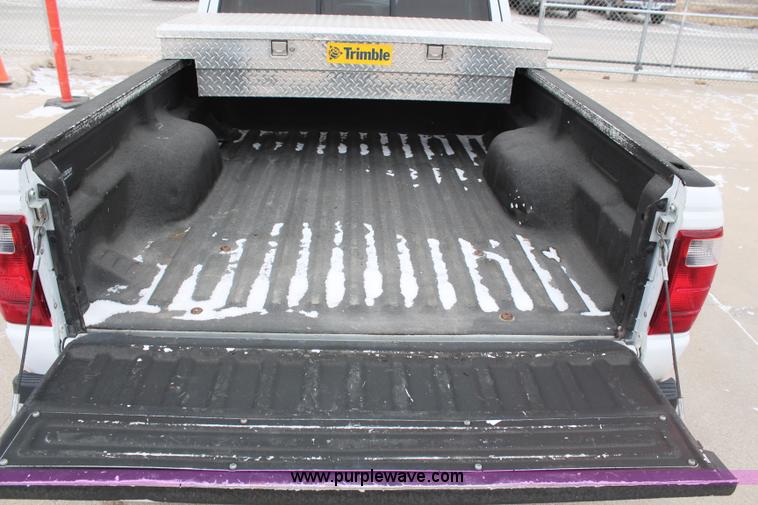 image for item H1363 2004 Ford Ranger XLT SuperCab pickup truck