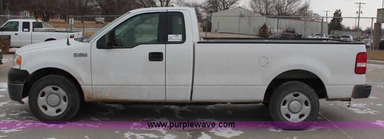 image for item H1364 2006 Ford F150 XL pickup truck