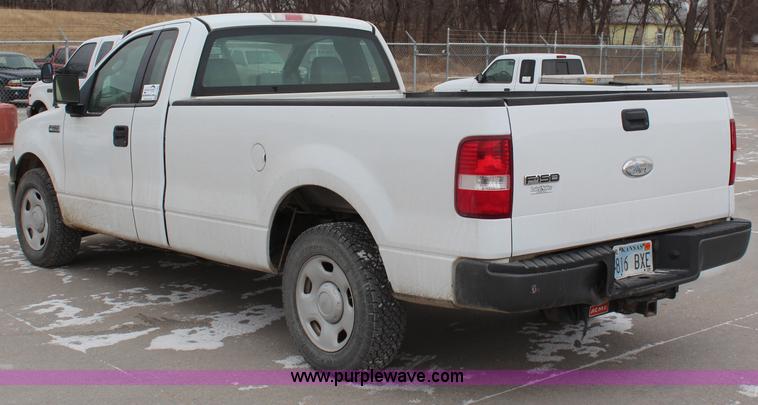 image for item H1364 2006 Ford F150 XL pickup truck