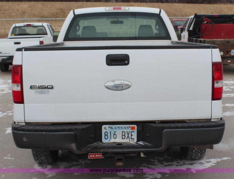 image for item H1364 2006 Ford F150 XL pickup truck