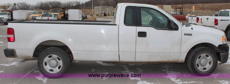image for item H1364 2006 Ford F150 XL pickup truck