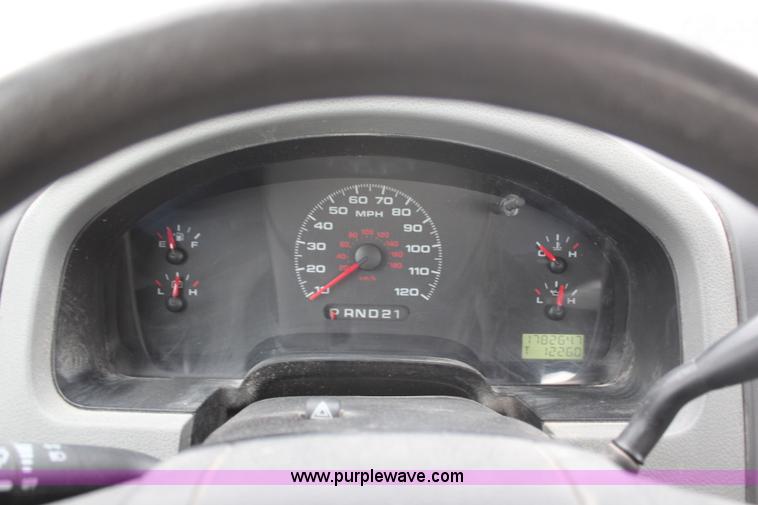 image for item H1364 2006 Ford F150 XL pickup truck