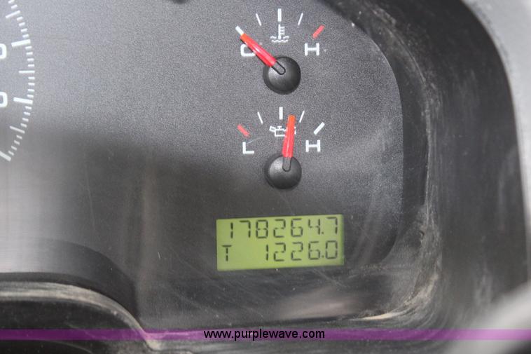 image for item H1364 2006 Ford F150 XL pickup truck