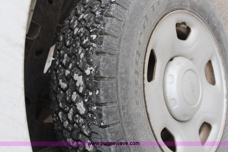 image for item H1364 2006 Ford F150 XL pickup truck