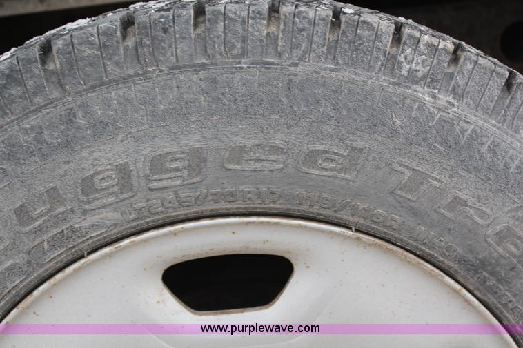 image for item H1364 2006 Ford F150 XL pickup truck