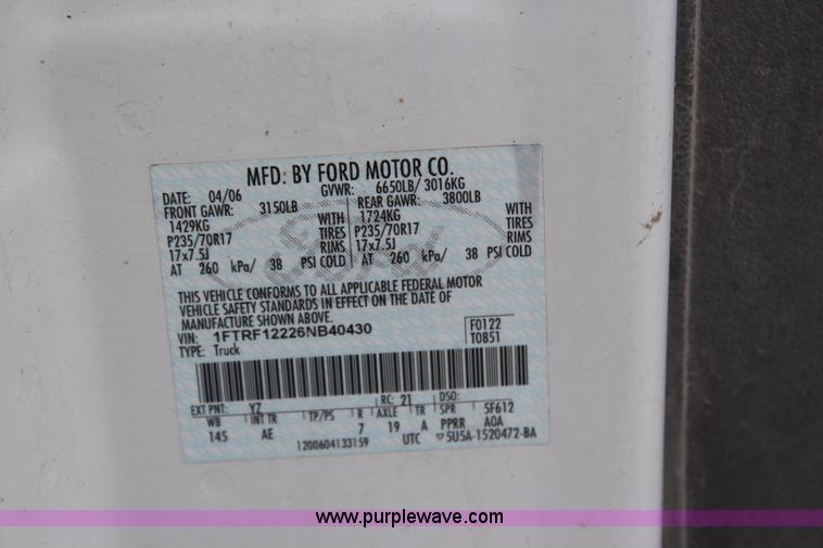 image for item H1364 2006 Ford F150 XL pickup truck