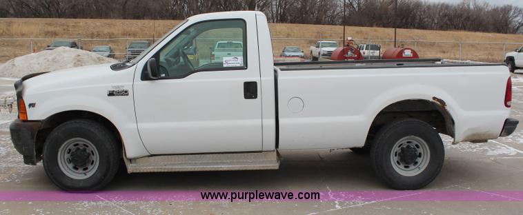 image for item H1373 2001 Ford F250 XL pickup truck