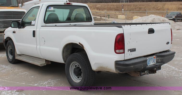 image for item H1373 2001 Ford F250 XL pickup truck