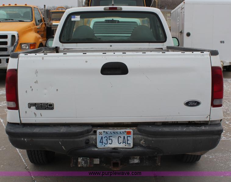 image for item H1373 2001 Ford F250 XL pickup truck